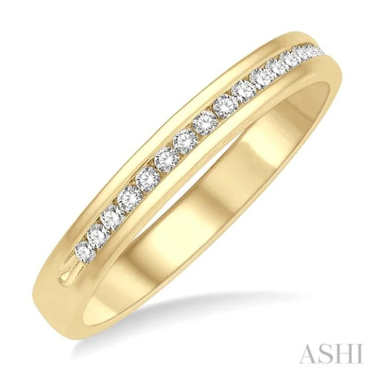 Custom Gemstone Engagement Bands-1/4 ctw Round Cut Diamond Men's Band 14K Yellow Gold