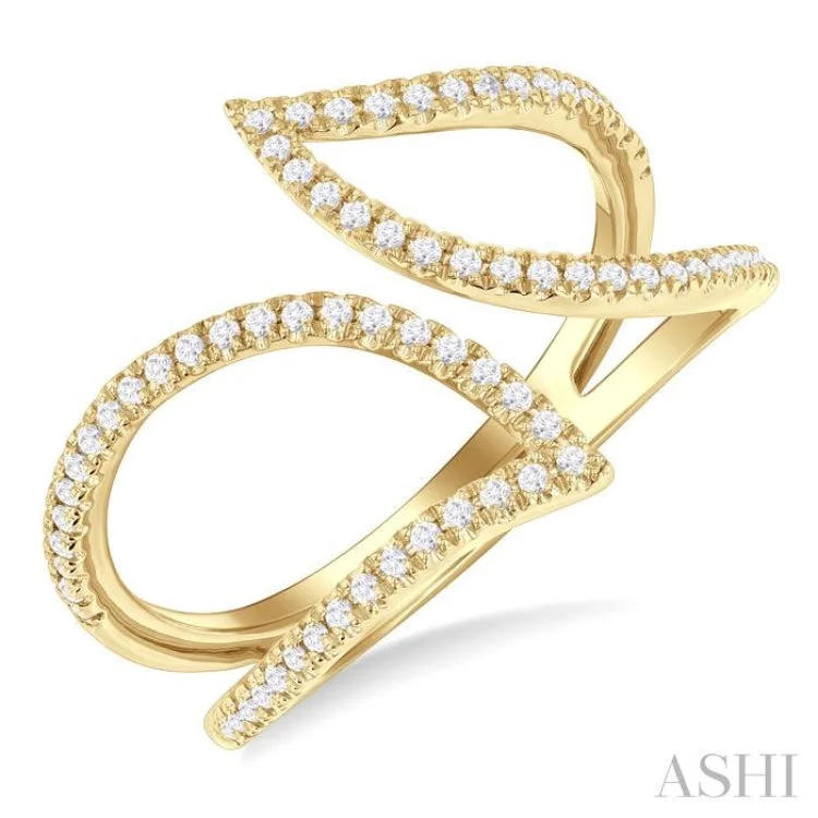 Luxury Engagement Rings-1/4 ctw Bypass Wide Split Leaf Pattern Round Cut Diamond Lightweight Open Fashion Ring in 10K Yellow Gold