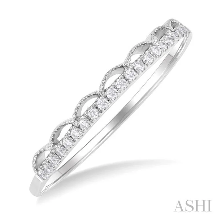 Men’s Vintage Rings-1/10 ctw Scalloped Window Round Cut Diamond Stackable Fashion Band in 14K White Gold